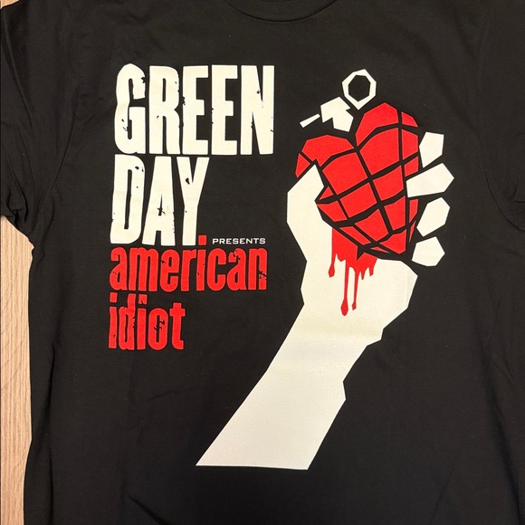 Brand New Green Day Black Graphic Tee - Picture 2 of 6